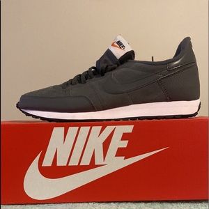 Nike Challenger OG Se Iron Grey